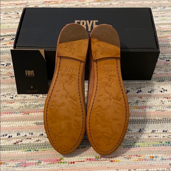 NIB Frye Carson Ballet Shoe in Rosewood size 6.5 - Picture 4 of 5